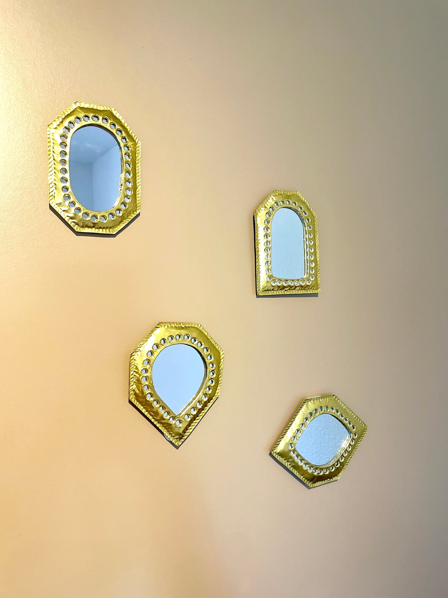 Lot de 4 Miroirs Muraux en Laiton Doré