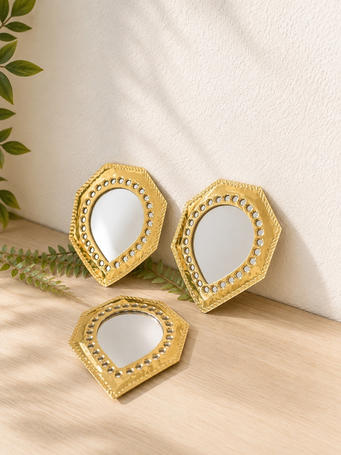 Lot de miroirs décoratifs en laiton en forme de goutte