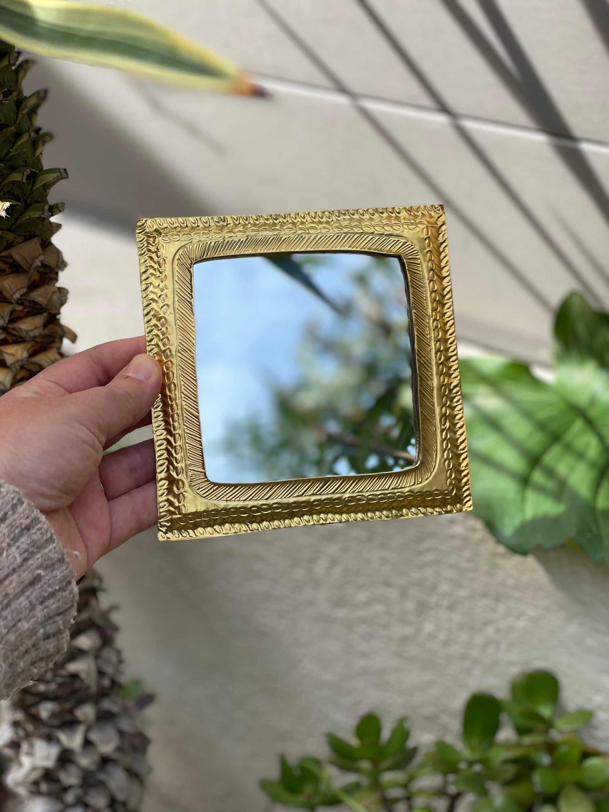 miroir mural carre en laiton artisanat marocain